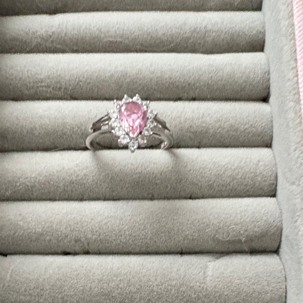 Elegant Pink Stone Silver Ring